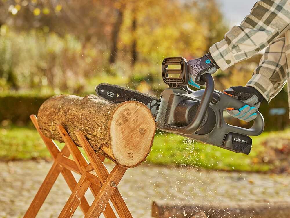 Gardena PowerSaw 250/18V - Tronçonneuse à batterie 18 V 4 Ah - Guide de 25 cm - Image 4